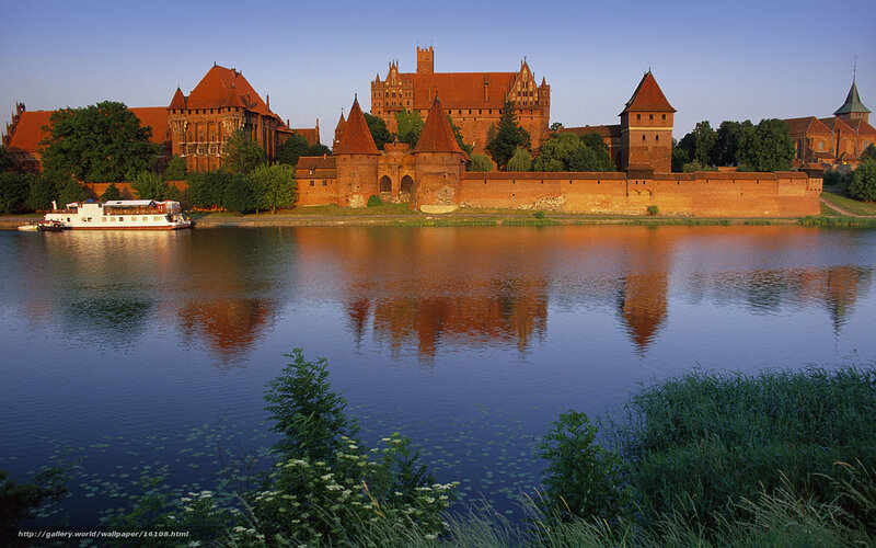 Malbork Castle reflection